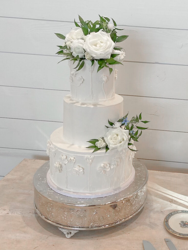 Classic white wedding cake, wedding baker