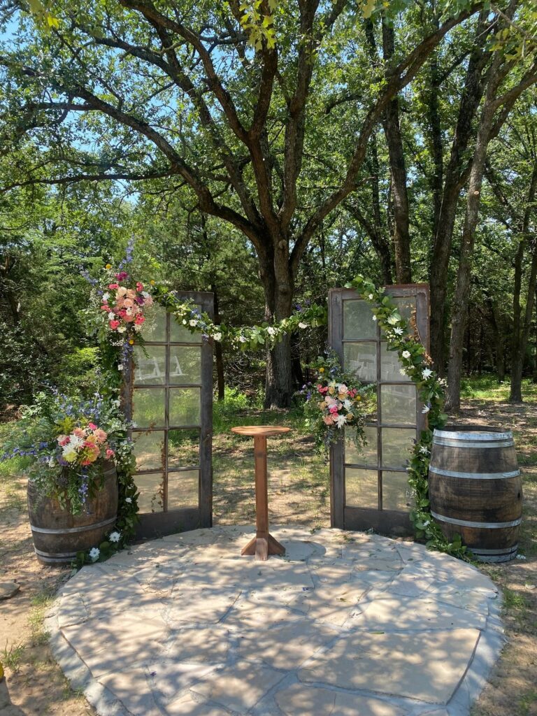 dallas outdoor wedding venue; the black oak
