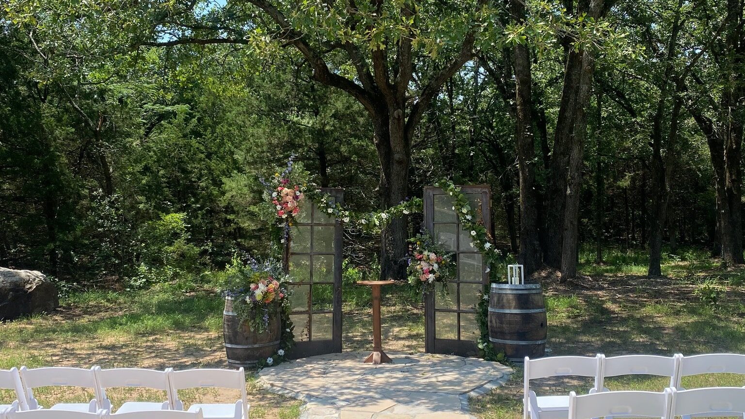 dallas outdoor wedding venue; the black oak